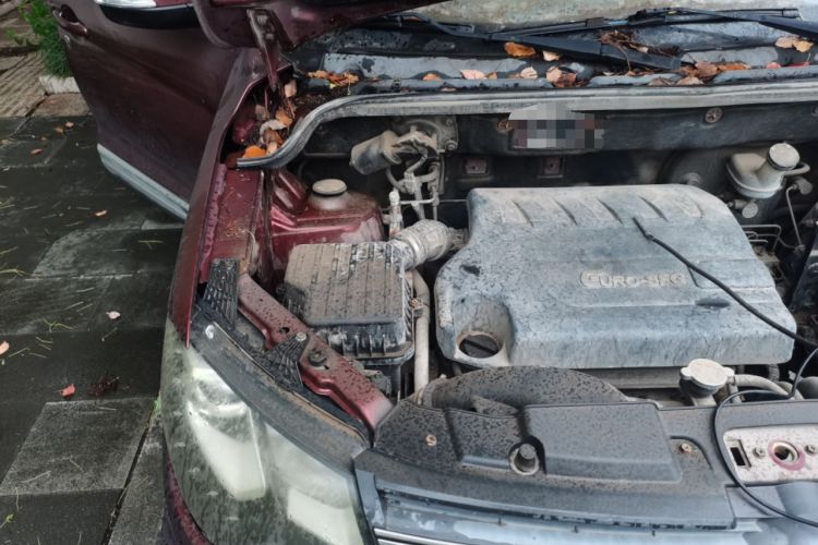Used Dongfeng Fengon 370 2016 1.5L Manual Luxury 7-Seater Engine Bay Right
