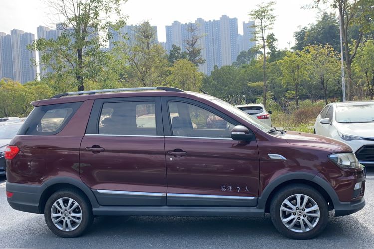 Used Dongfeng Fengon 370 2016 1.5L Manual Luxury 7-Seater Exterior 2