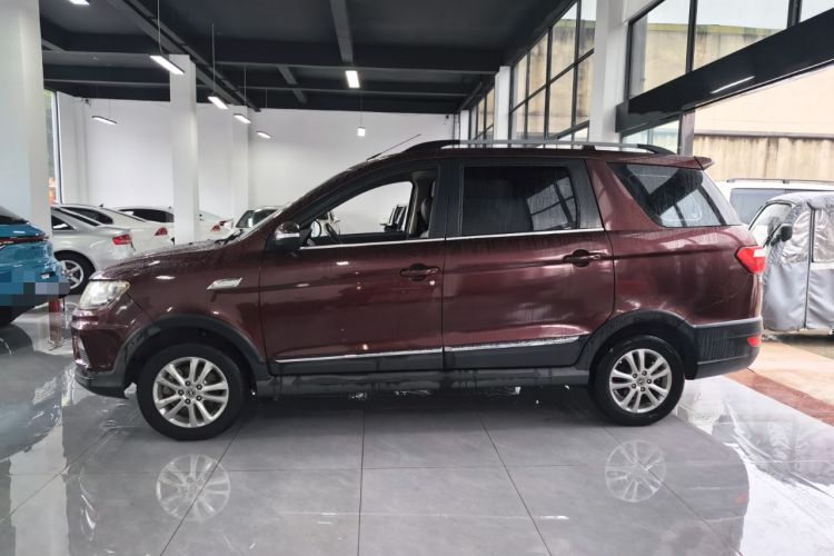 Used Dongfeng Fengon 370 2016 1.5L Manual Luxury 7-Seater Exterior 3