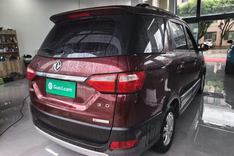 Used Dongfeng Fengon 370 2016 1.5L Manual Luxury 7-Seater Exterior 5