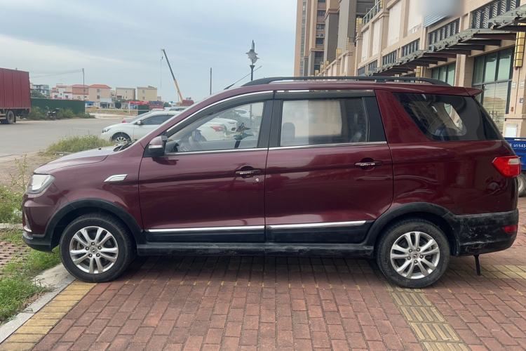 Used Dongfeng Fengon 370 2016 1.5L Manual Elite Home Edition 7-Seater Exterior 5
