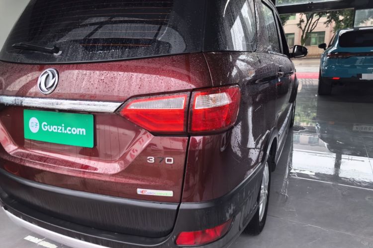 Used Dongfeng Fengon 370 2016 1.5L Manual Luxury 7-Seater Exterior 6