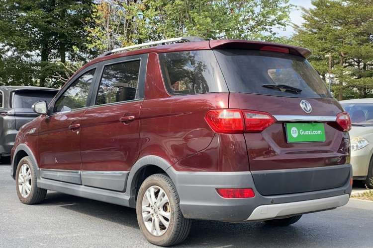 Used Dongfeng Fengon 370 2016 1.5L Manual Luxury 7-Seater Exterior 6