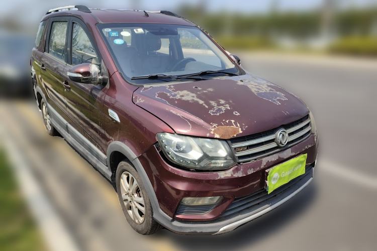 Used Dongfeng Fengon 370 2016 1.5L Manual Luxury 7-Seater Front Right 45 Deg