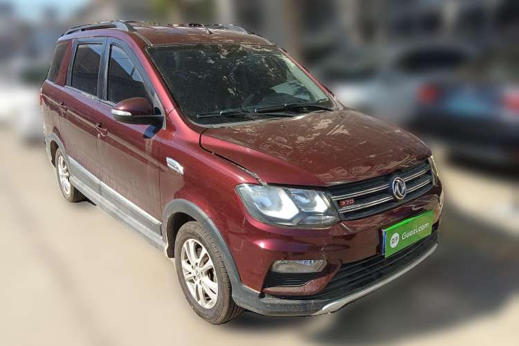 Used Dongfeng Fengon 370 2016 1.5L Manual Elite Travel Edition 7 Seats Front Right 45 Deg