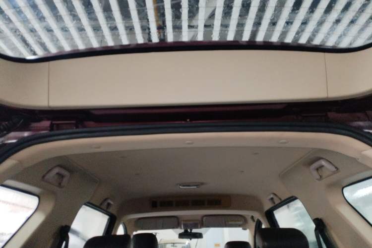 Used Dongfeng Fengon 370 2016 1.5L Manual Luxury 7-Seater Headliner