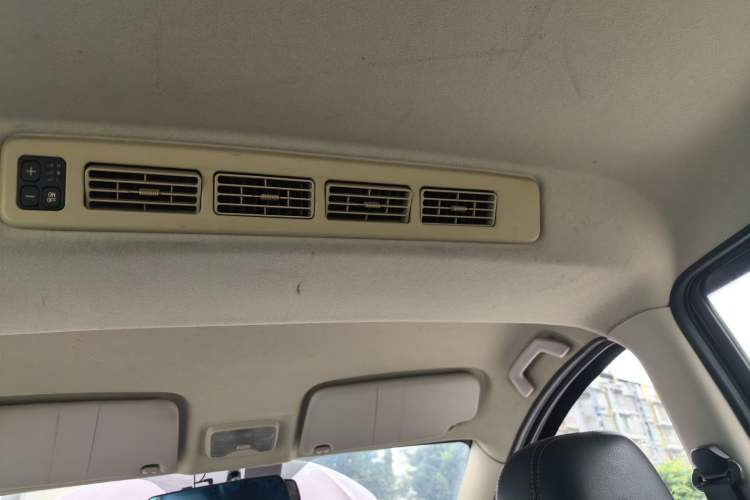 Used Dongfeng Fengon 370 2016 1.5L Manual Elite Home Edition 7-Seater Headliner
