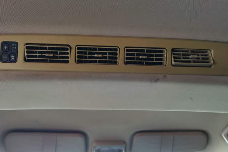 Used Dongfeng Fengon 370 2016 1.5L Manual Luxury 7-Seater Headliner
