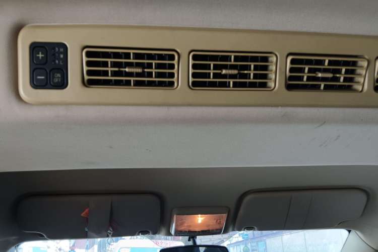 Used Dongfeng Fengon 370 2016 1.5L Manual Elite Travel Edition 7 Seats Headliner