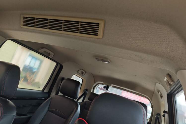Used Dongfeng Fengon 370 2016 1.5L Manual Luxury Version SFG15-05 7 Seats Headliner