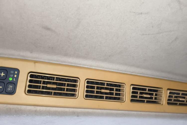 Used Dongfeng Fengon 370 2016 1.5L Manual Elite Home Edition 7-Seater Headliner