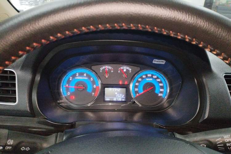 Used Dongfeng Fengon 370 2016 1.5L Manual Luxury 7-Seater Instrument Cluster
