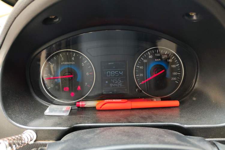 Used Dongfeng Fengon 370 2016 1.5L Manual Standard Edition SFG15-02 7 Seats Instrument Cluster