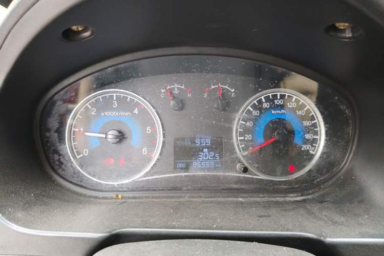 Used Dongfeng Fengon 370 2016 1.3T Manual European Diesel Version 7 Seats Instrument Cluster