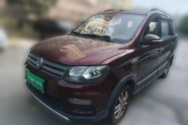 Dongfeng Fengon 370 2016 1.5L Manual Luxury Version SFG15-02 7 Seats usata
