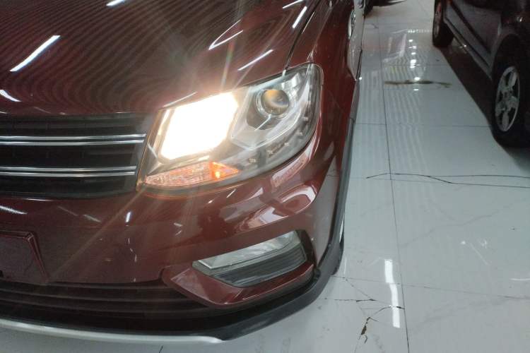 Used Dongfeng Fengon 370 2016 1.5L Manual Luxury 7-Seater Left Front Headlight