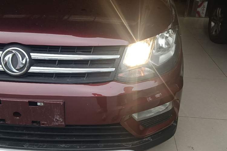 Used Dongfeng Fengon 370 2016 1.5L Manual Elite Home Edition 7-Seater Left Front Headlight