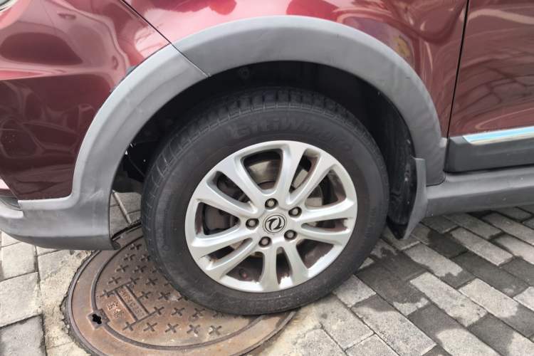 Used Dongfeng Fengon 370 2016 1.5L Manual Elite Home Edition 7-Seater Left Front Wheel Hub