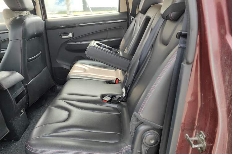 Used Dongfeng Fengon 370 2016 1.5L Manual Luxury 7-Seater Left Rear Seat