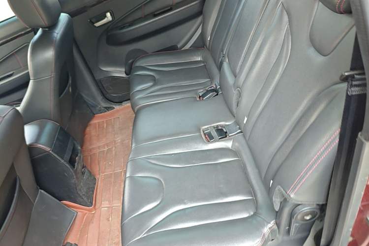 Used Dongfeng Fengon 370 2016 1.5L Manual Luxury 7-Seater Left Rear Seat