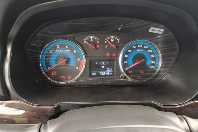 Used Dongfeng Fengon 370 2016 1.5L Manual Luxury 7-Seater Odometer Close Up