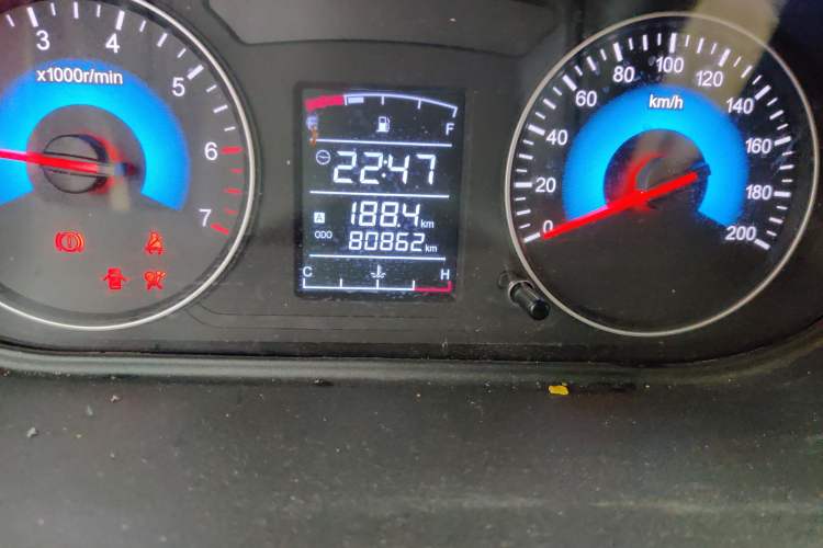 Used Dongfeng Fengon 370 2016 1.5L Manual Standard Edition SFG15-05 7 Seats Odometer Close Up