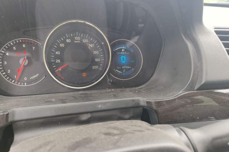 Used Dongfeng Fengon 370 2016 1.5L Manual Smart 7-Seater Odometer Close Up