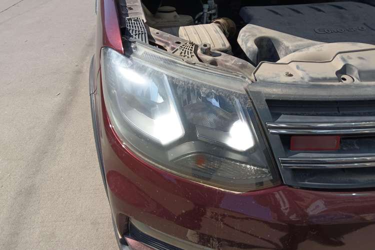 Used Dongfeng Fengon 370 2016 1.5L Manual Elite Travel Edition 7 Seats Right Front Headlight