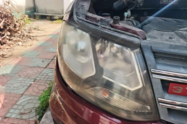 Used Dongfeng Fengon 370 2016 1.5L Manual Elite Home Edition 7-Seater Right Front Headlight