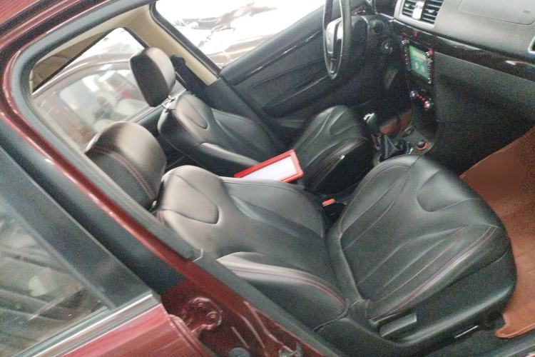 Used Dongfeng Fengon 370 2016 1.5L Manual Luxury 7-Seater Right Front Seat