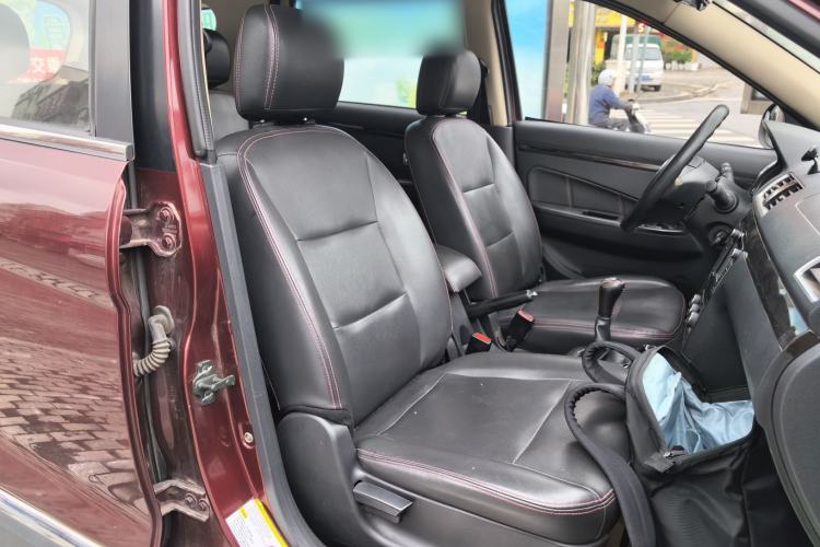 Used Dongfeng Fengon 370 2016 1.5L Manual Elite Home Edition 7-Seater Right Front Seat