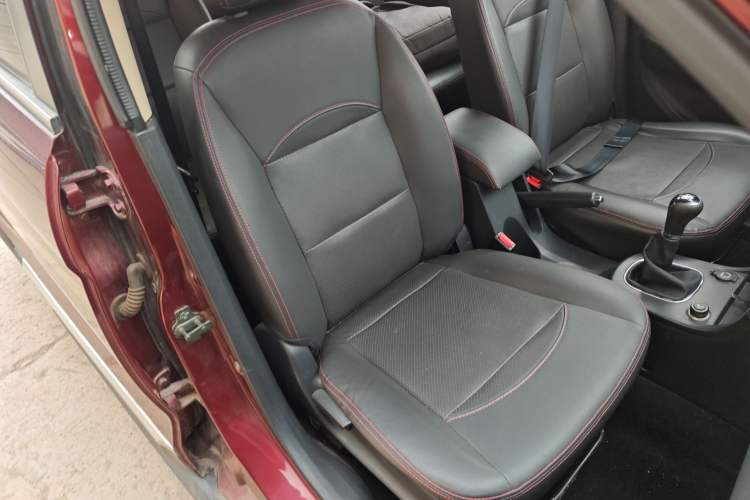 Used Dongfeng Fengon 370 2016 1.5L Manual Luxury Version SFG15-05 7 Seats Right Front Seat