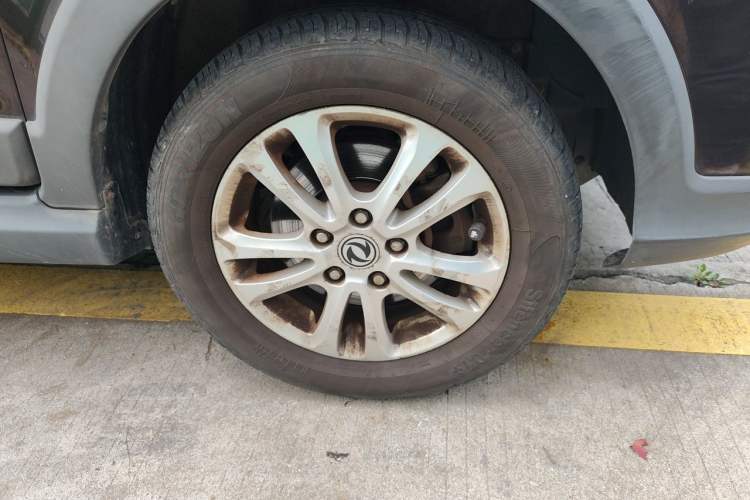 Used Dongfeng Fengon 370 2016 1.5L Manual Standard Edition SFG15-02 7 Seats Right Front Wheel Hub