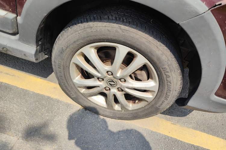 Used Dongfeng Fengon 370 2016 1.5L Manual Luxury 7-Seater Right Front Wheel Hub
