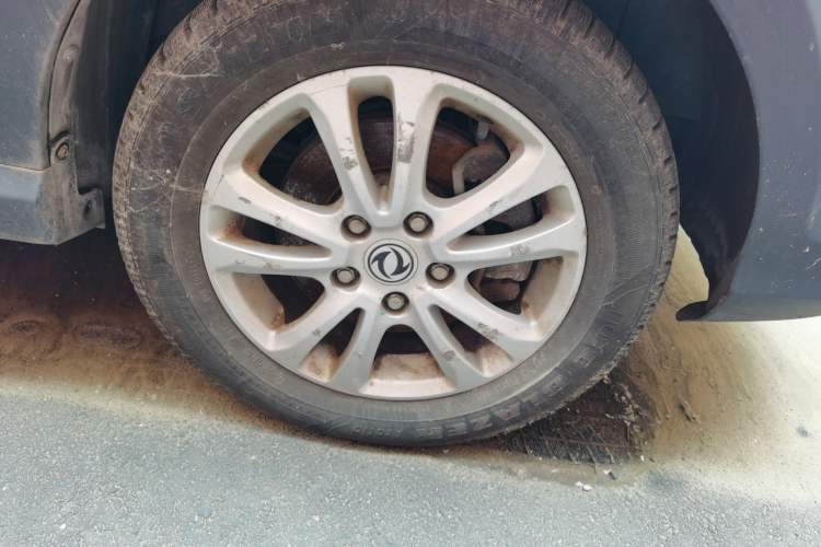 Used Dongfeng Fengon 370 2016 1.5L Manual Luxury 7-Seater Right Front Wheel Hub