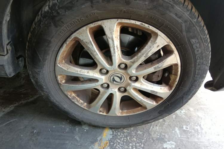 Used Dongfeng Fengon 370 2016 1.5L Manual Luxury 7-Seater Right Front Wheel Hub