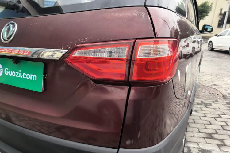Used Dongfeng Fengon 370 2016 1.5L Manual Elite Home Edition 7-Seater Right Rear Taillight