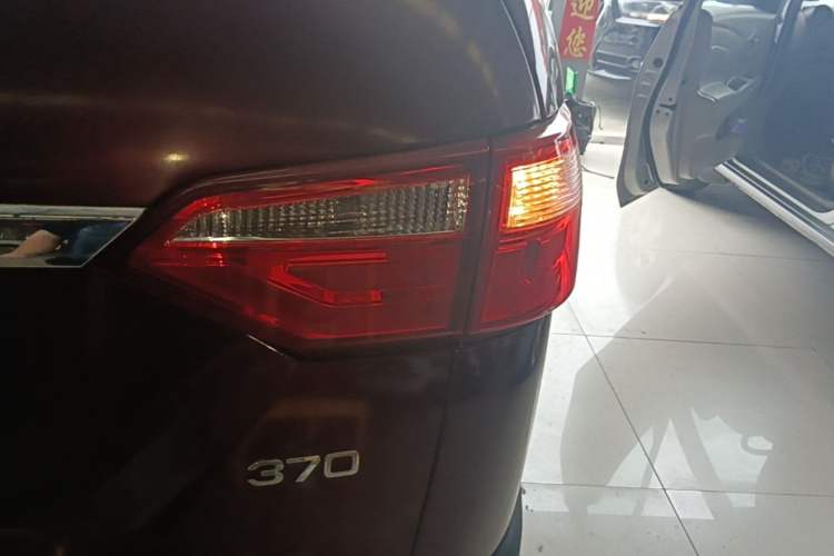 Used Dongfeng Fengon 370 2016 1.5L Manual Elite Home Edition 7-Seater Right Rear Taillight