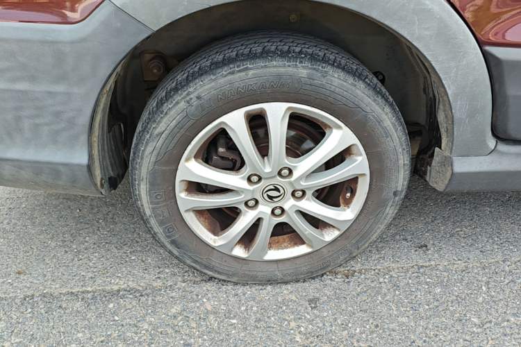 Used Dongfeng Fengon 370 2016 1.5L Manual Luxury 7-Seater Right Rear Wheel Hub