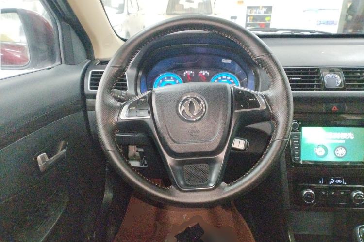 Used Dongfeng Fengon 370 2016 1.5L Manual Luxury 7-Seater Steering Wheel