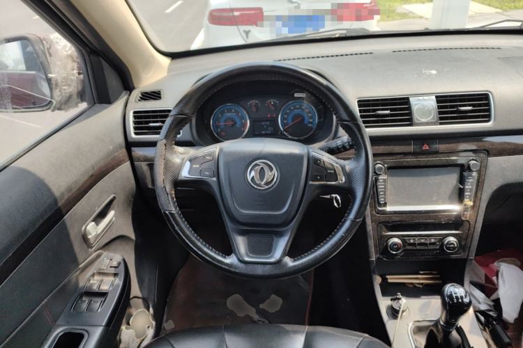 Used Dongfeng Fengon 370 2016 1.5L Manual Luxury 7-Seater Steering Wheel