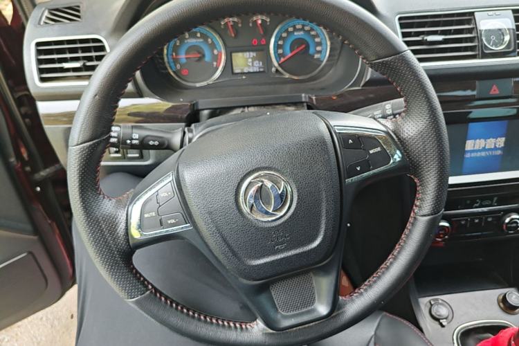 Used Dongfeng Fengon 370 2016 1.5L Manual Luxury 7-Seater Steering Wheel