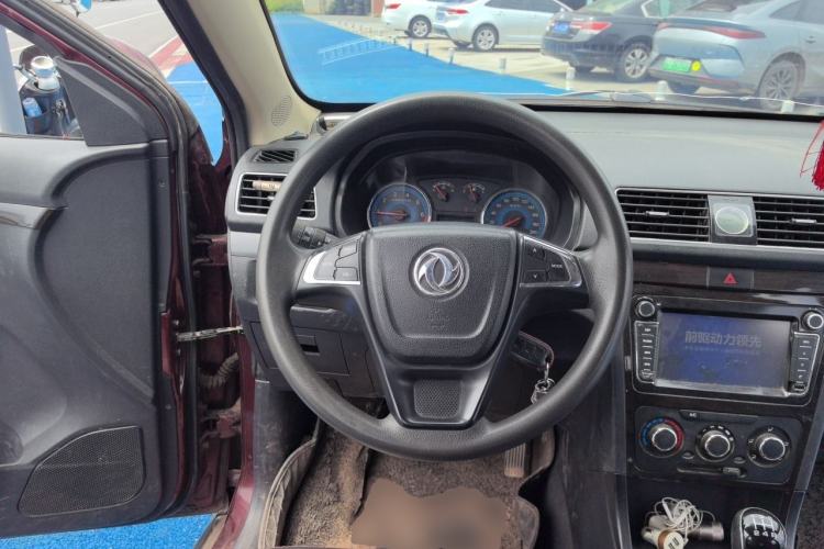 Used Dongfeng Fengon 370 2016 1.5L Manual Elite Home Edition 7-Seater Steering Wheel