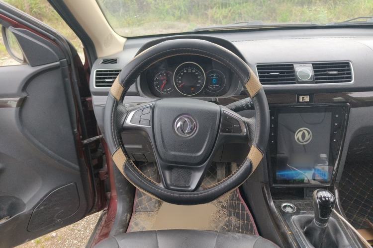 Used Dongfeng Fengon 370 2016 1.5L Manual Smart 7-Seater Steering Wheel