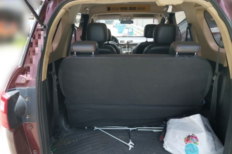 Used Dongfeng Fengon 370 2016 1.5L Manual Elite Home Edition 7-Seater Trunk