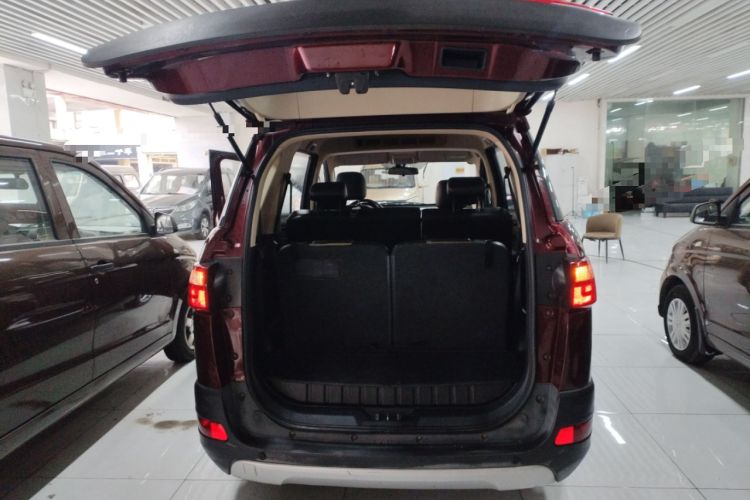 Used Dongfeng Fengon 370 2016 1.5L Manual Luxury 7-Seater Trunk