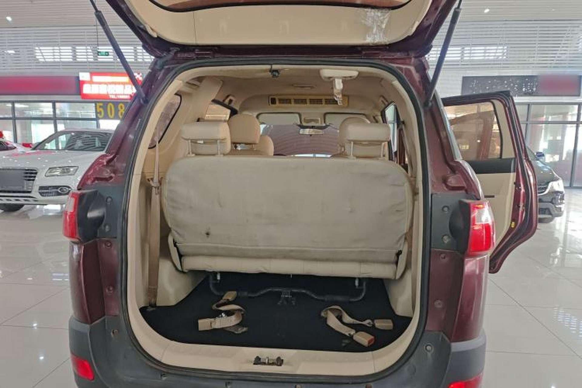Used Dongfeng Fengon 370 2016 1.5L Manual Standard Edition SFG15-05 7 Seats Trunk