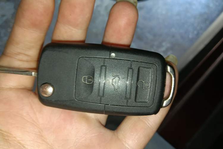 Used Dongfeng Fengon 370 2016 1.5L Manual Luxury 7-Seater Vehicle Key