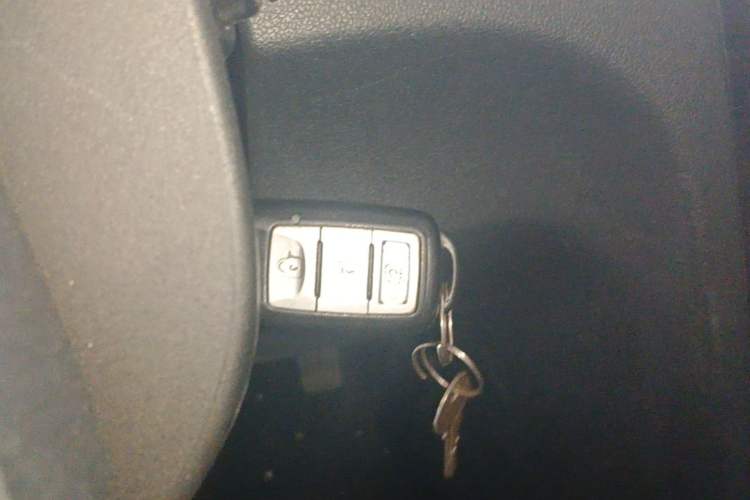 Used Dongfeng Fengon 370 2016 1.5L Manual Elite Home Edition 7-Seater Vehicle Key