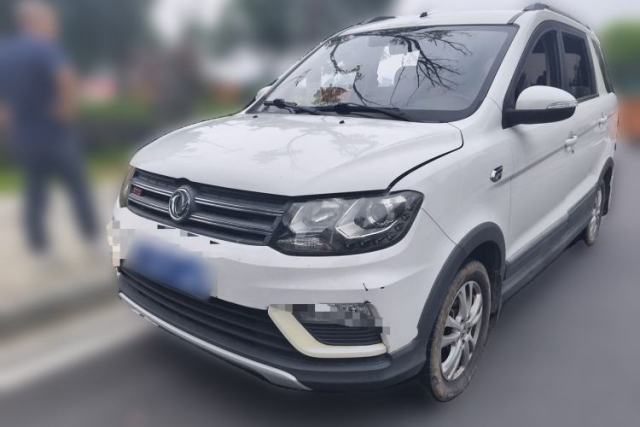 Used Dongfeng Fengon 370 2016 1.5L Manual Luxury Model SFG15-05 5 Seats
